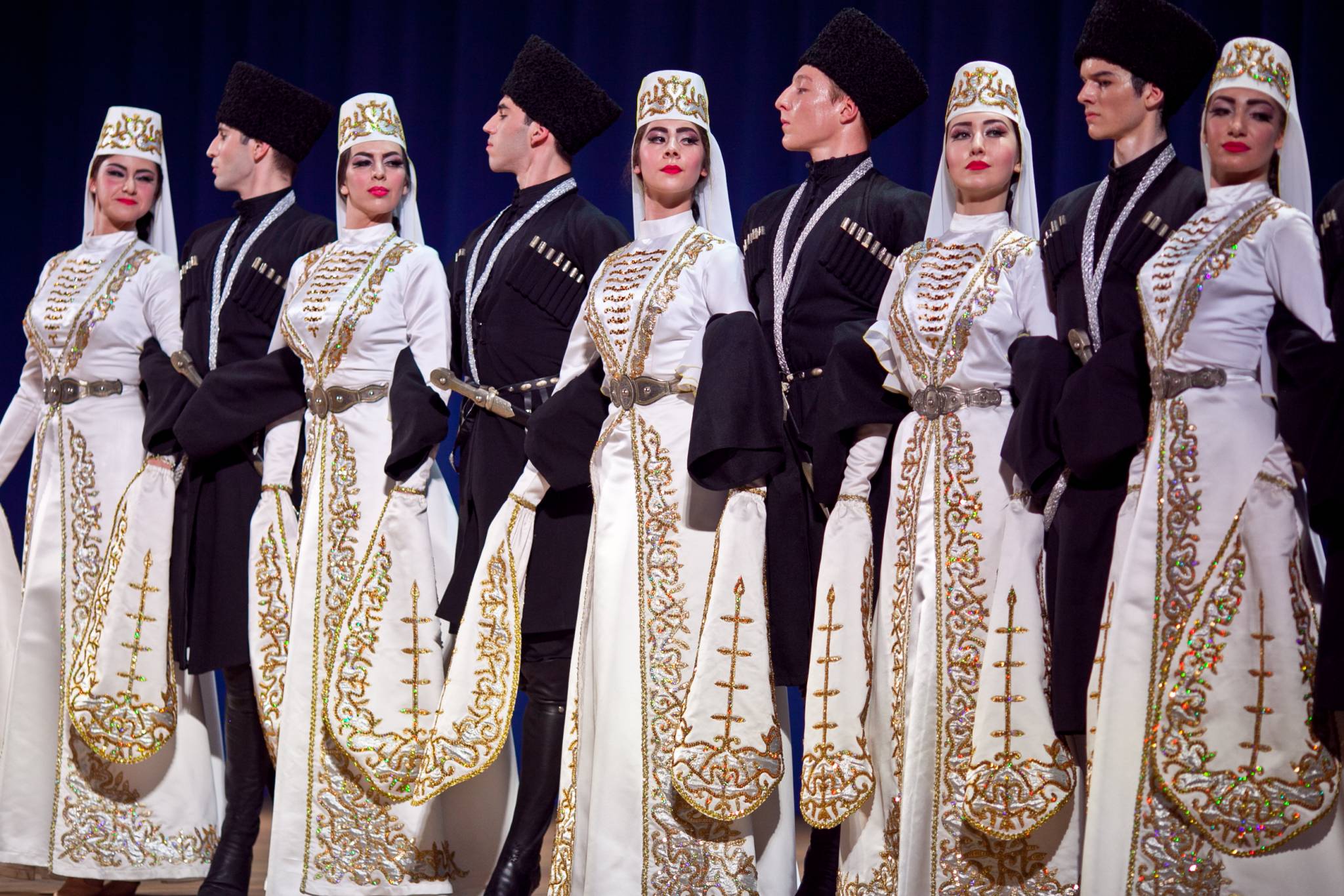 Осетинский национальный костюм женский и мужской